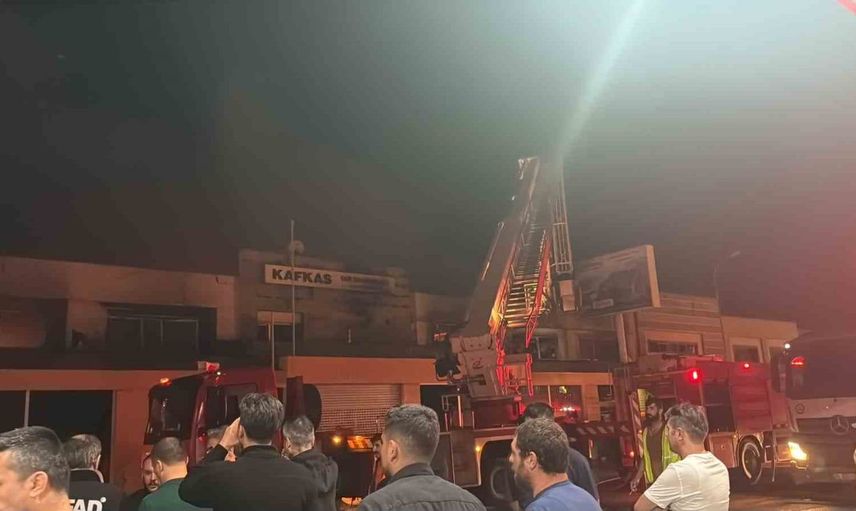 Eskişehir'deki yangında gözyaşları sel oldu: Dükkanlar alevlere teslim