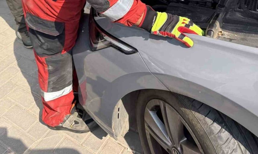 Muğla'da otomobilin motoruna sıkışan kedi itfaiye tarafından kurtarıldı