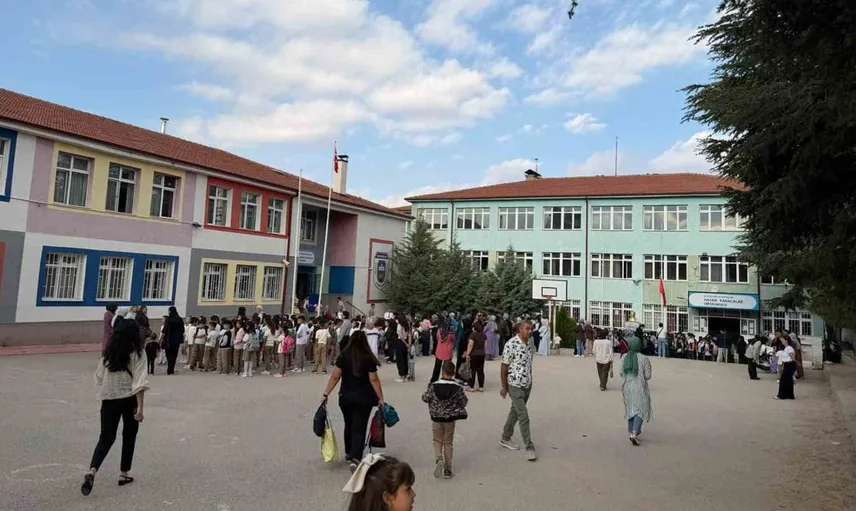Sivrihisar'da yeni eğitim yılı coşkusu başladı