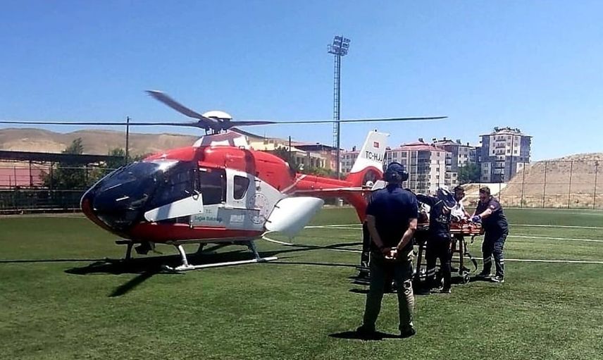 Darende'de kalp krizi geçiren hasta hava ambulansıyla Malatya'ya ulaştırıldı