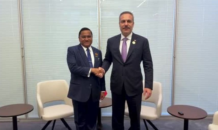 Hakan Fidan, Sri Lanka Bakanı Vijitha Herath ile Bakü'de buluştu