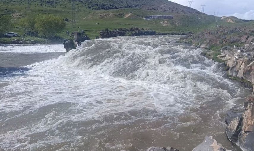 Babasının fedakarlığına rağmen minik çocuk hayat savaşını kaybetti