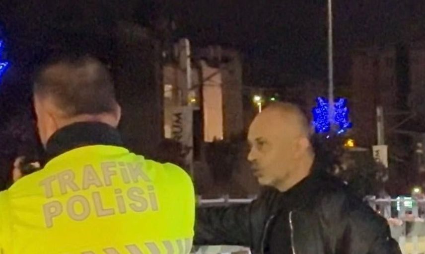 Alkollü sürücü, uygulama öncesi yoldan geçen araçları durdurmaya çalıştı