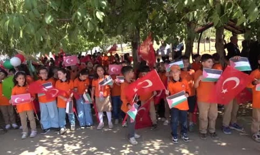 Bitlisli çocuklar Gazze’deki dostlarına uçurtmalarını gönderdi