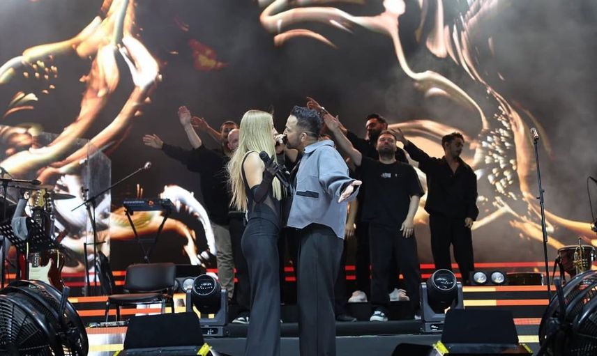 Çivril elma festivalinde coşku doruğa ulaştı: Derya Uluğ sahne aldı