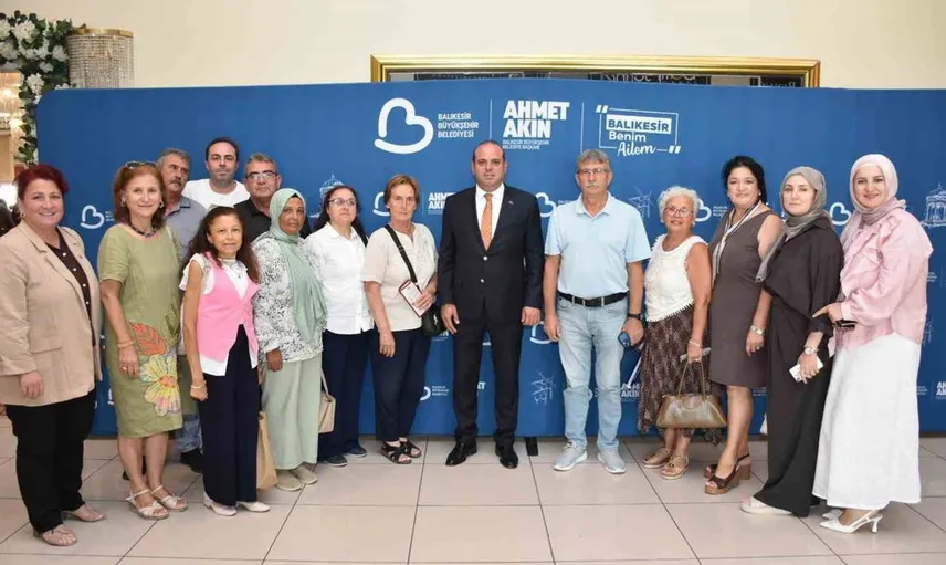 Balıkesir Büyükşehir Belediyesi'nden muhtarlara dijital hizmet ve afet bilgilendirmesi