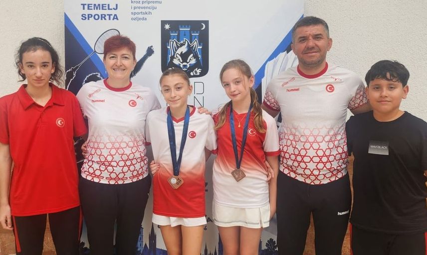 Manisalı badmintoncular uluslararası arenada başarı sergiledi: Hırvatistan'dan çifte bronz madalya