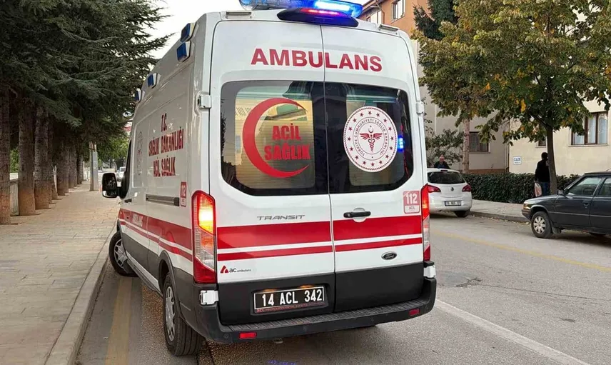 Bolu'da motosiklet ve otomobil çarpıştı: Yaralı var