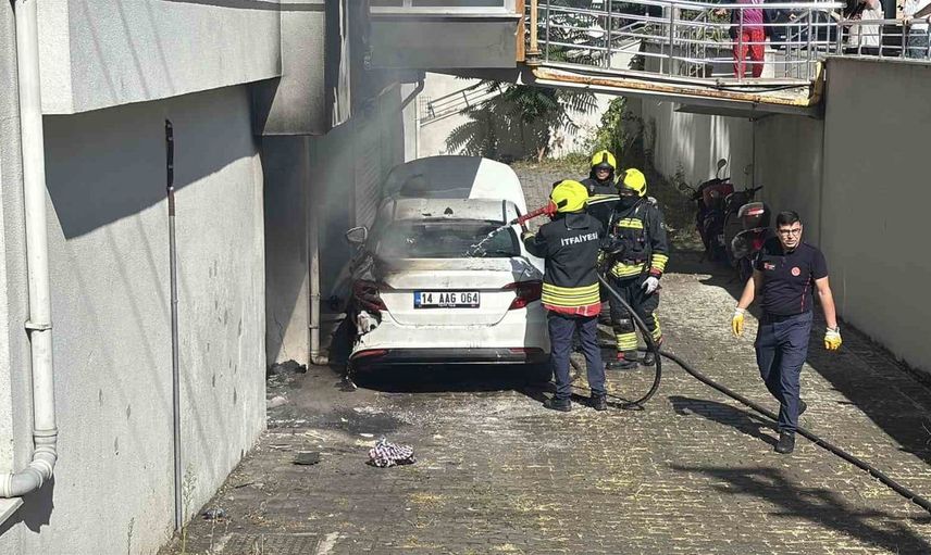 Bolu'daki garaj yangınında 3 kişi dumandan etkilendi