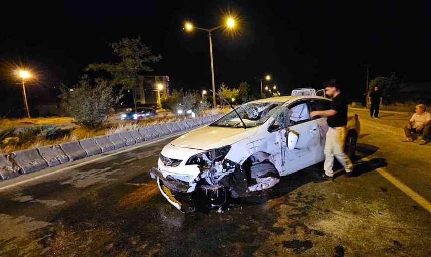 Muş-Bitlis karayolunda otomobil takla attı: kaza sonrası 1 kişi yaralandı