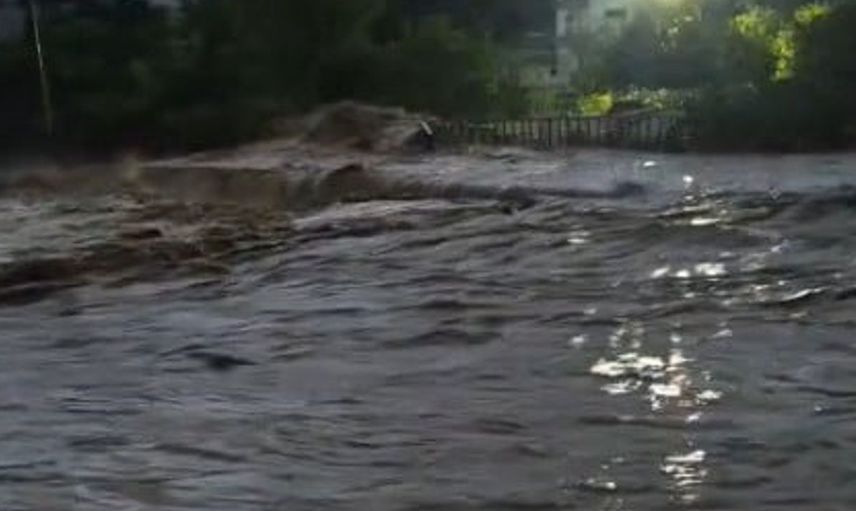 Cide'de sel afetinin yaşandığı anlar kameraya yansıdı