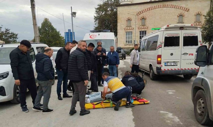 Çarşamba'da elektrikli bisiklet kazası: 18 yaşındaki gencin durumu ciddiyetini koruyor