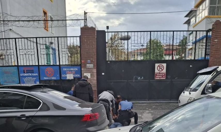 Zeytinburnu'nda okul çevresinde gerçekleştirilen operasyon: İki kişi gözaltına alındı