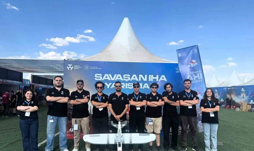 Sakarya uygulamalı bilimler üniversitesi'nden teknoloji başarısı: Savaşan İHA yarışmasında Türkiye üçüncüsü