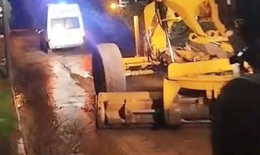 Yurtbaşı'nda sel felaketi sonrası başkan ekiplerle alanda