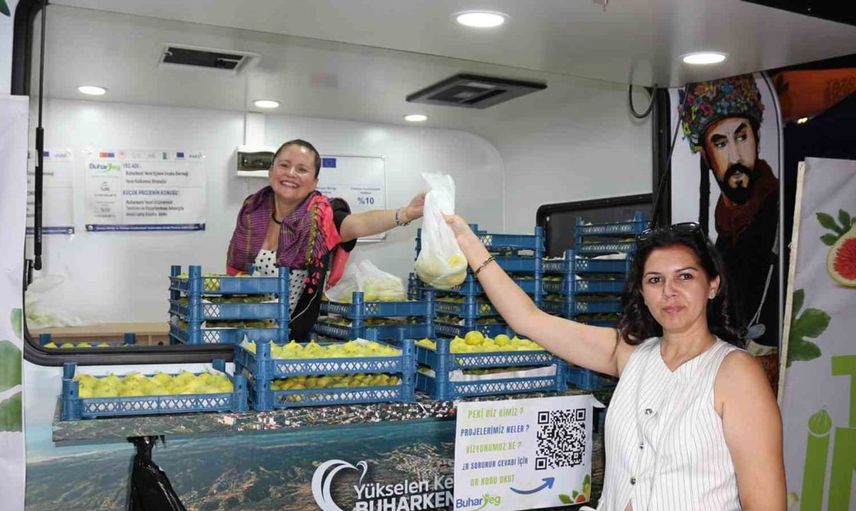 Buharkent’te taze incir festivali: Yerel değerler mobil büfe ile tanıtıldı