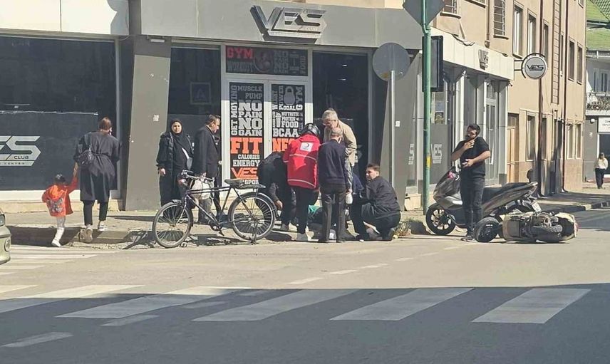 İnegöl'de motosiklet-kazası: Yaralı sürücü hastaneye gözlükle gitti