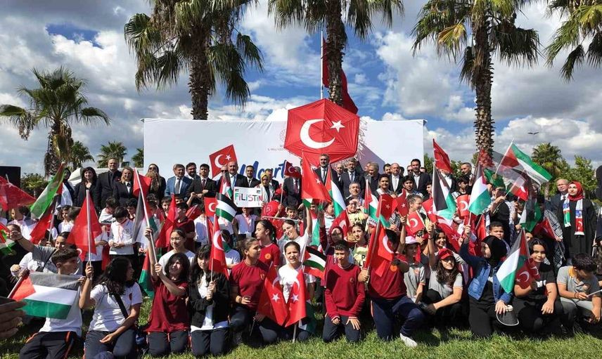 Uçurtmalar Gazze için havalandı: gençlerden umut dolu mesajlar