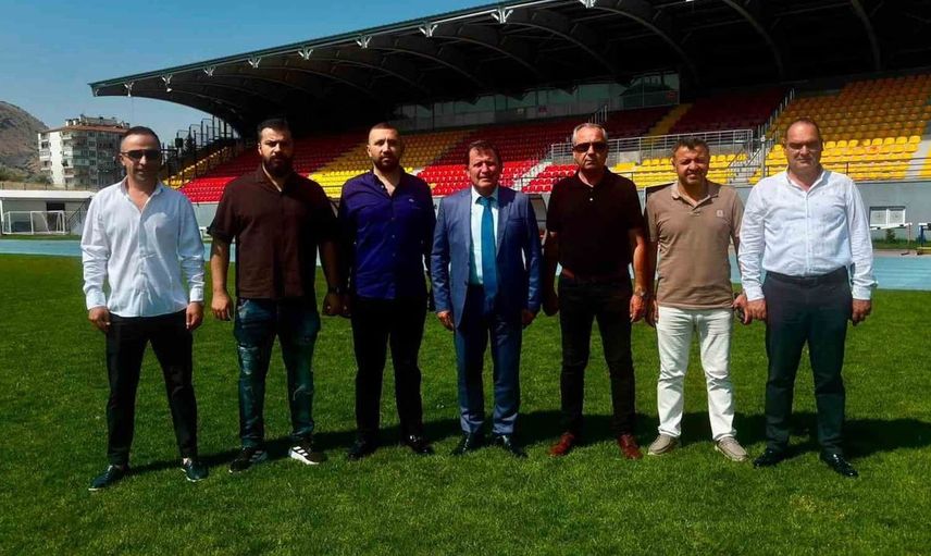 Erciyes 38 futbol kulübü ziyaretiyle yeni sezon hazırlıklarını güçlendiriyor