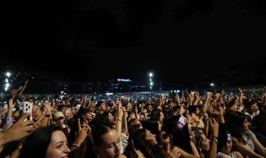 Kocaeli'de zafer bayramı coşkusu rap müziğiyle yükseldi