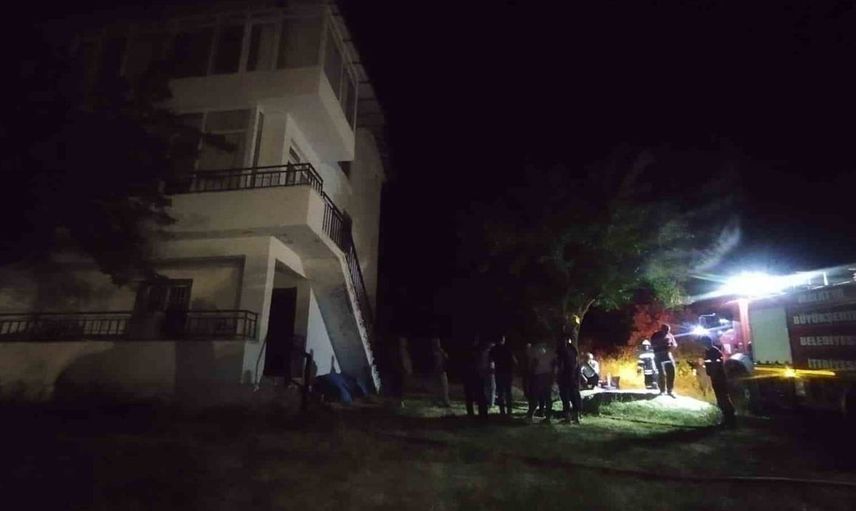 Malatya'da gece yarısı çıkan yangın maddi hasara yol açtı