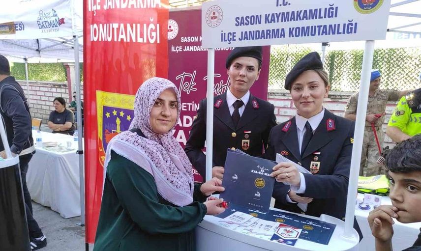 Sason'da bal, ceviz ve çilek festivali büyük bir coşkuyla kutlandı