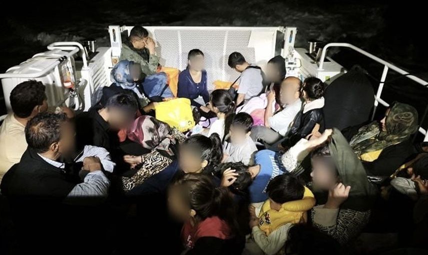 Ayvacık açıklarında 32 kaçak göçmen ele geçirildi