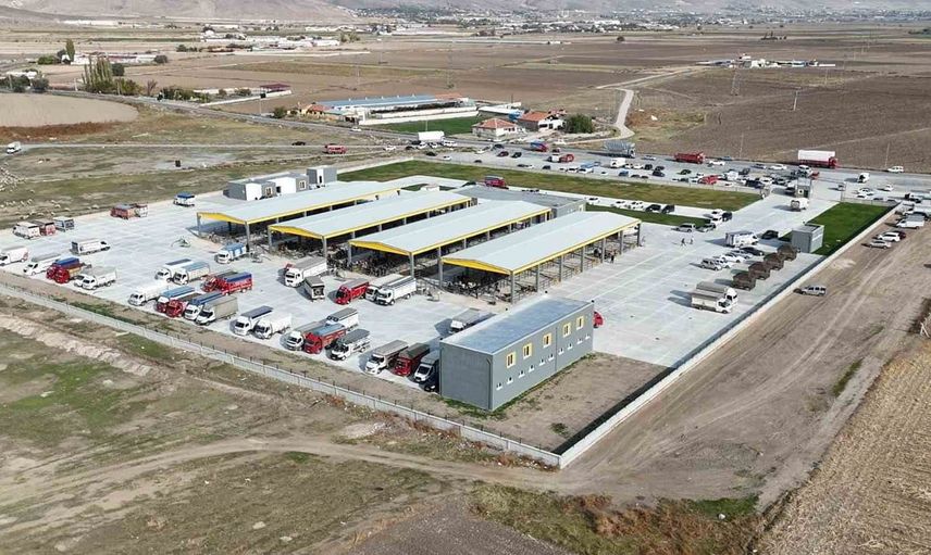Kayseri'deki canlı hayvan pazarı şap hastalığı nedeniyle kapatıldı