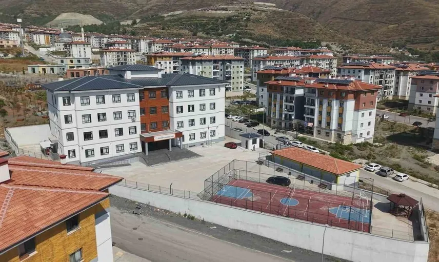 Hatay'da deprem sonrası eğitim seferberliği: 254 yeni okul açıldı