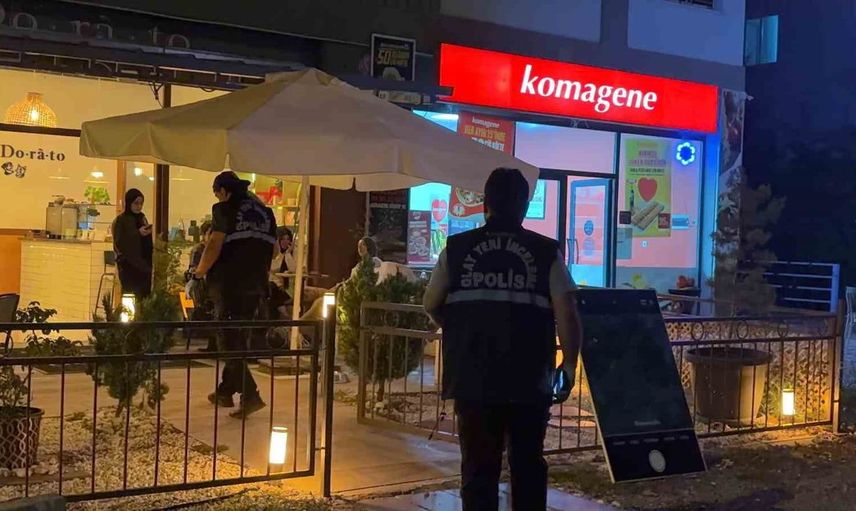 Talas'ta bıçaklı kavga: Yaralı şahıs kafeye sığındı