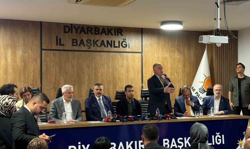 Bakanlar, Amedspor-Erzurumspor maçını izlemek için Diyarbakır'da