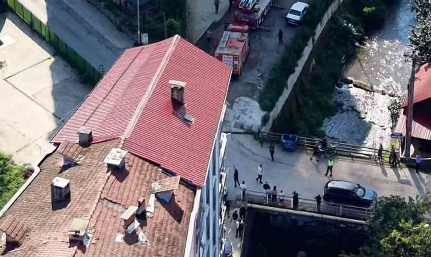 Rize'de 10 katlı apartmanda yangın paniği: 4. kat alevlere teslim oldu