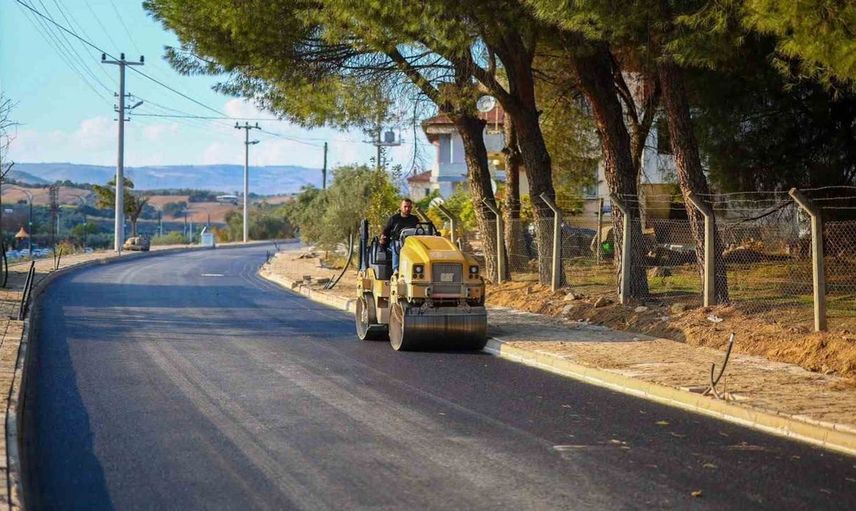 Başkan Dutlulu, köprübaşı'nda sıcak asfalt çalışmalarını inceledi