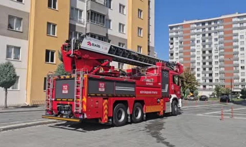 Kayseri'de apartmanda yangın paniği: Bir kişi hastaneye kaldırıldı