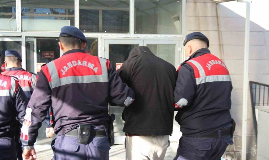 Eskişehir'de uyuşturucu operasyonu: 21 poşet kenevir ve çok sayıda madde ele geçirildi