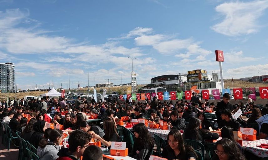 Kayseri'de yeni bir eğitim dönemi başladı: Türkan Altun ve Avukat Mehmet Altun Anadolu Lisesi açıldı
