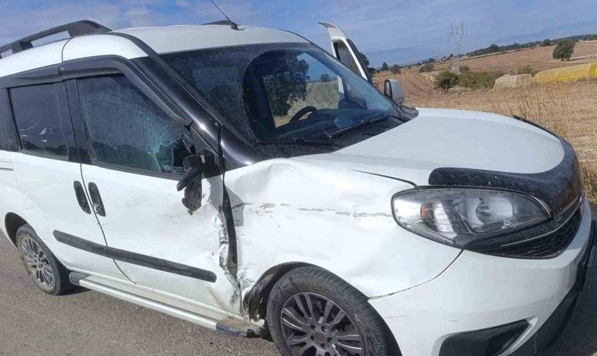 Bilecik'te motosiklet ile hafif ticari araç çarpıştı: 1 yaralı