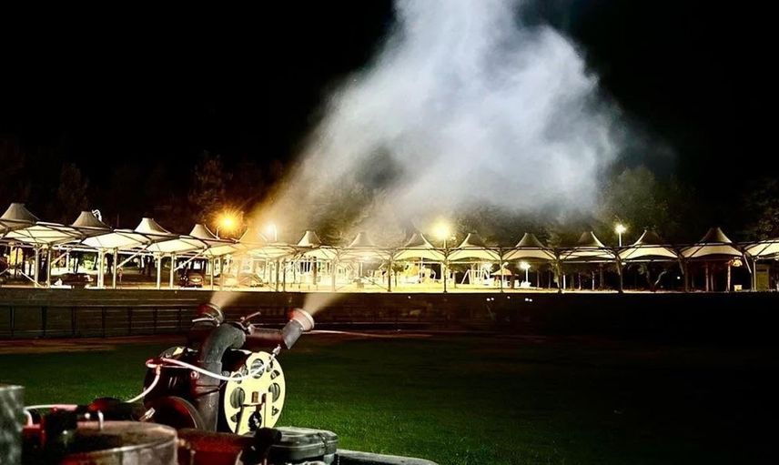 Bilecik'in Söğüt ilçesinde haşerelere karşı gece ilaçlama çalışmaları