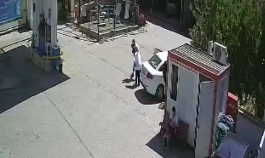 Çankırı Valisi, küçük çocuğun hayatını kurtaran polis memurlarına teşekkür etti
