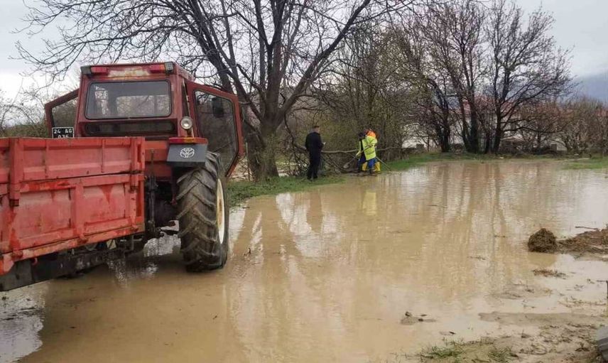 Erzincan'da yağış uyarısı: Çiftçiler ve üreticilere gerekli tedbirleri alma çağrısı