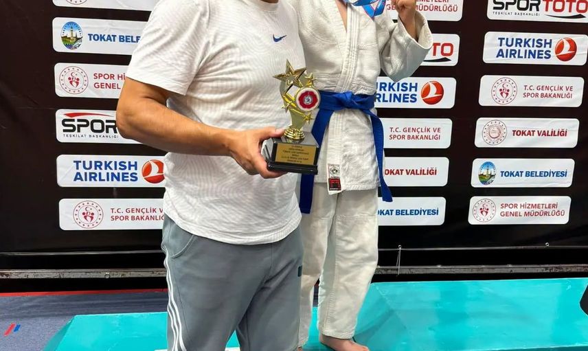 Sivaslı sporcu Eymen Şahingöz, judo Türkiye şampiyonu oldu