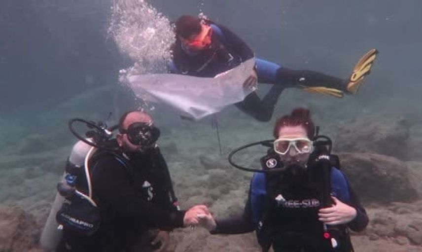 Fethiye'de su altında romantik evlenme teklifi