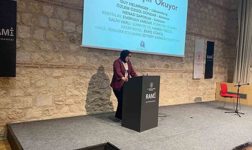 Genç şairler Sultangazi Yazı Akademisi'nden İstanbul Şiir Festivali’ne katıldı