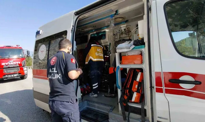 Bolu'da tır ve pikap çarpıştı: Hayatını kaybeden sürücü ve yaralılar var