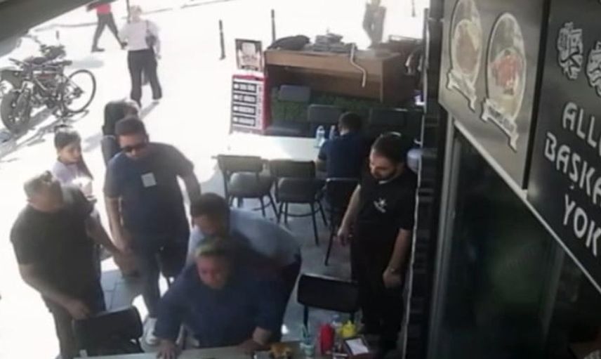 Konya'da döner yerken boğazına ekmek parçası kaçan kadını polis kurtardı