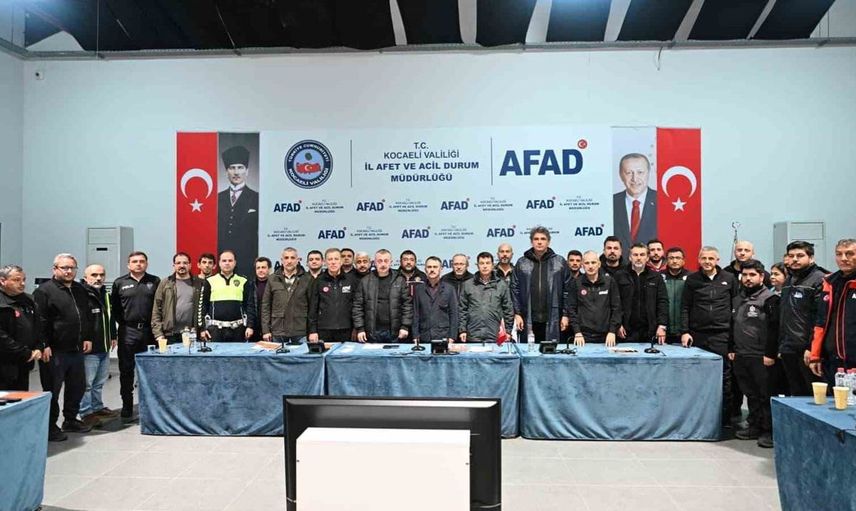 Kocaeli'de sağanak sonrası yapılan kriz merkezi toplantısında önemli kararlar alındı