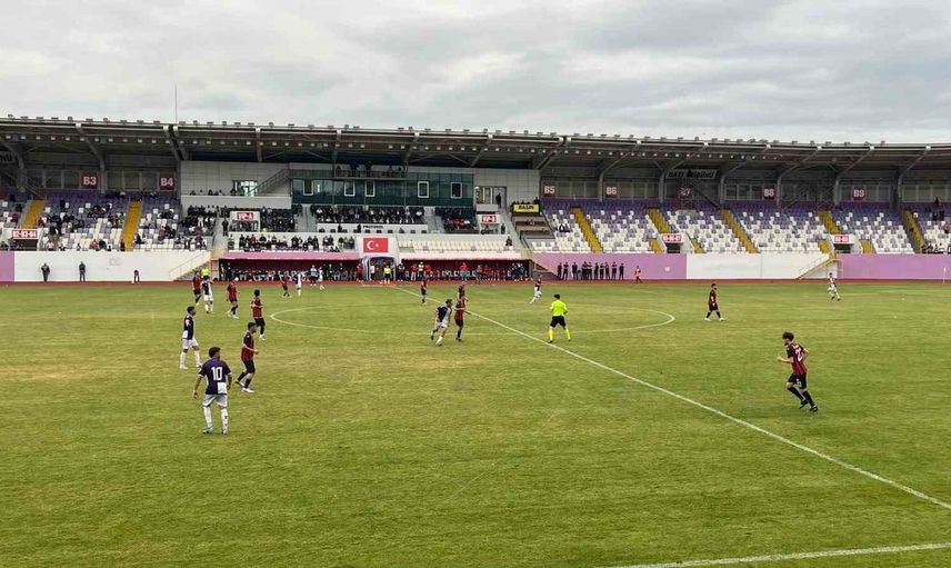 Sinopspor kupa hayallerine erken veda etti: Arıt Kayadibi Spor 3-0 ile turladı