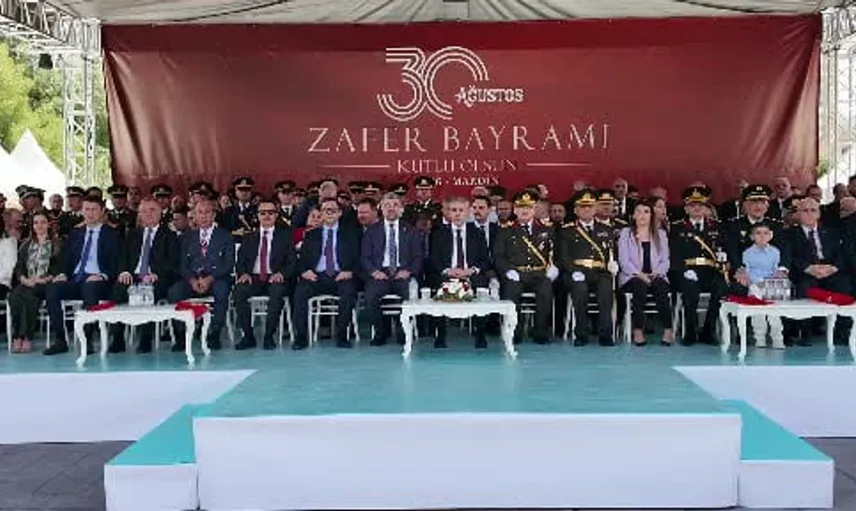 Mardin'de zafer bayramı coşkusu: Vali Tuncay Akkoyun'un ev sahipliğinde kutlandı