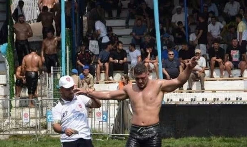 Balıkesir’in güreş tarihinde yeni bir zafer: Necip Al başpehlivan oldu