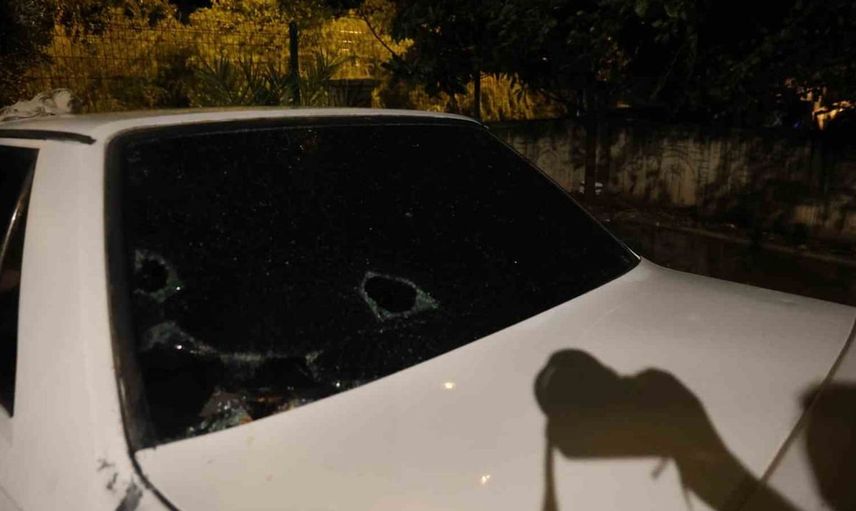 Kozan'da ani fırtına ve yıldırım paniği: Araçlar hasar gördü
